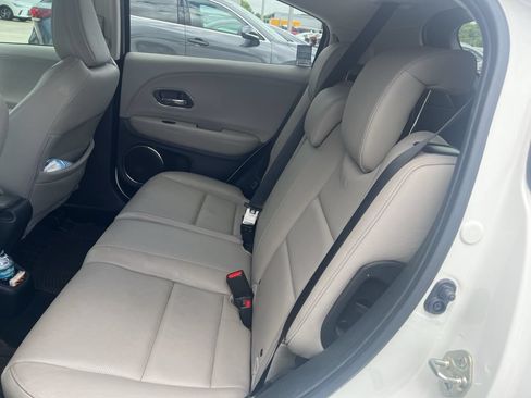 Used 2019 Honda HR-V EX-L image 6