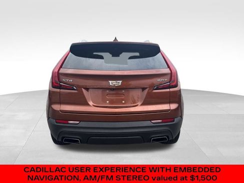 Used 2019 Cadillac XT4 Luxury w/ Cold Weather Package FWD image 4