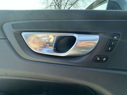 Used 2023 Volvo XC60 B5 Core image 26