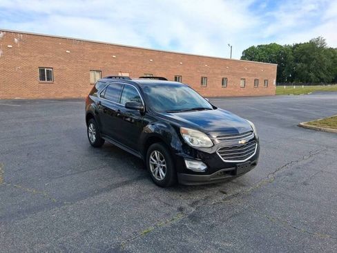 Used 2017 Chevrolet Equinox LT w/ Driver Confidence Package II AWD/4WD image 3