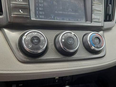 Used 2015 Toyota RAV4 LE AWD/4WD image 17