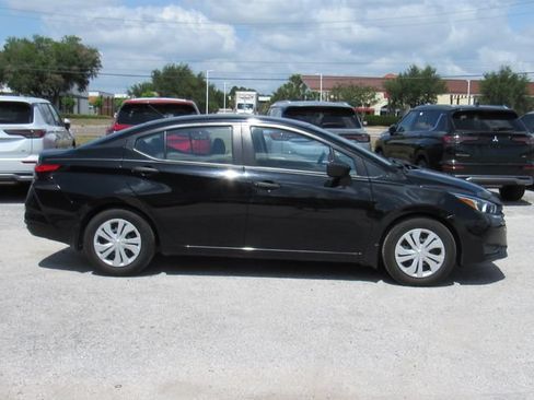 Used 2023 Nissan Versa S w/ Trunk Package FWD image 3