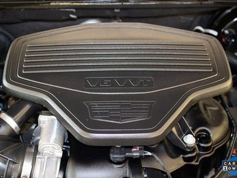 Used 2025 Cadillac XT6 Premium Luxury image 4