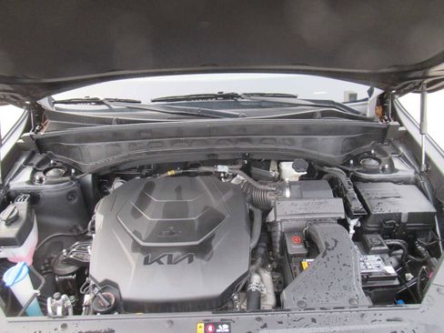 Used 2024 Kia Telluride LX image 11