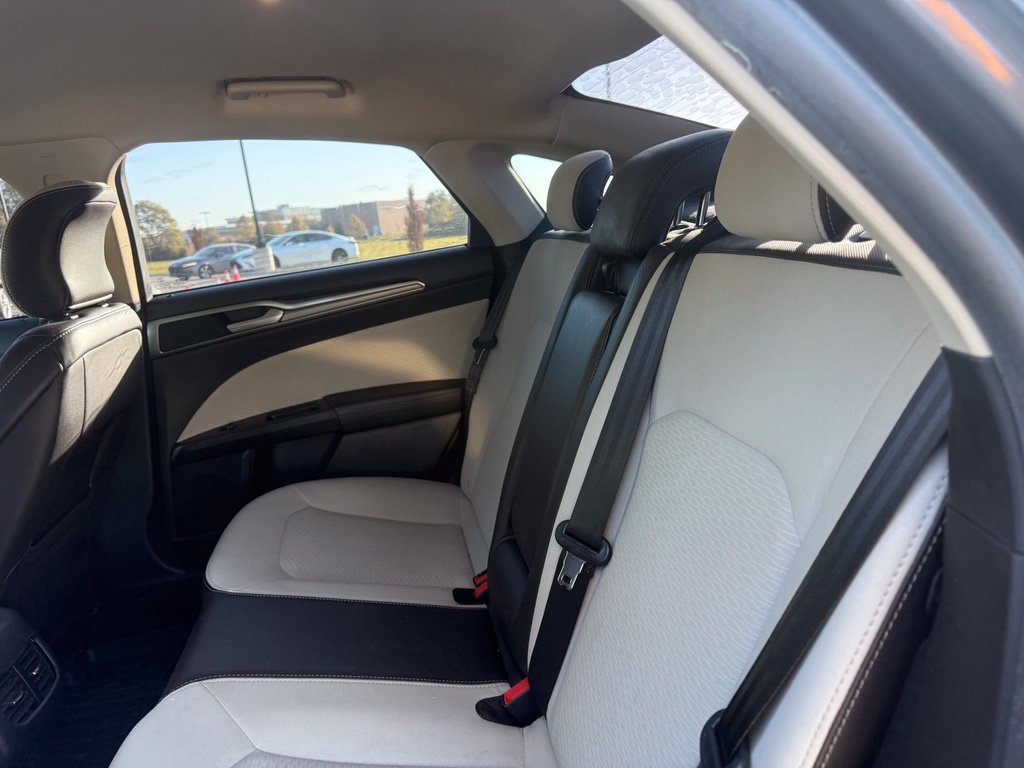 Used 2019 Ford Fusion SE w/ Equipment Group 151A FWD image 23