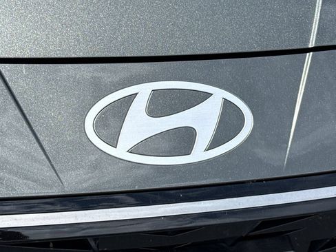 Used 2025 Hyundai Elantra Limited FWD image 8