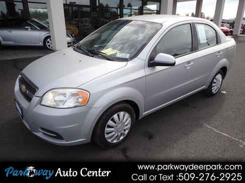 Used 2010 Chevrolet Aveo LT image 1