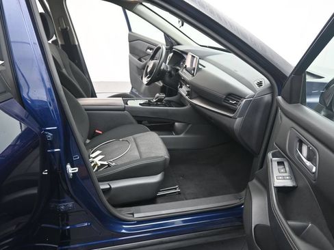 Used 2024 Nissan Rogue SV FWD image 19