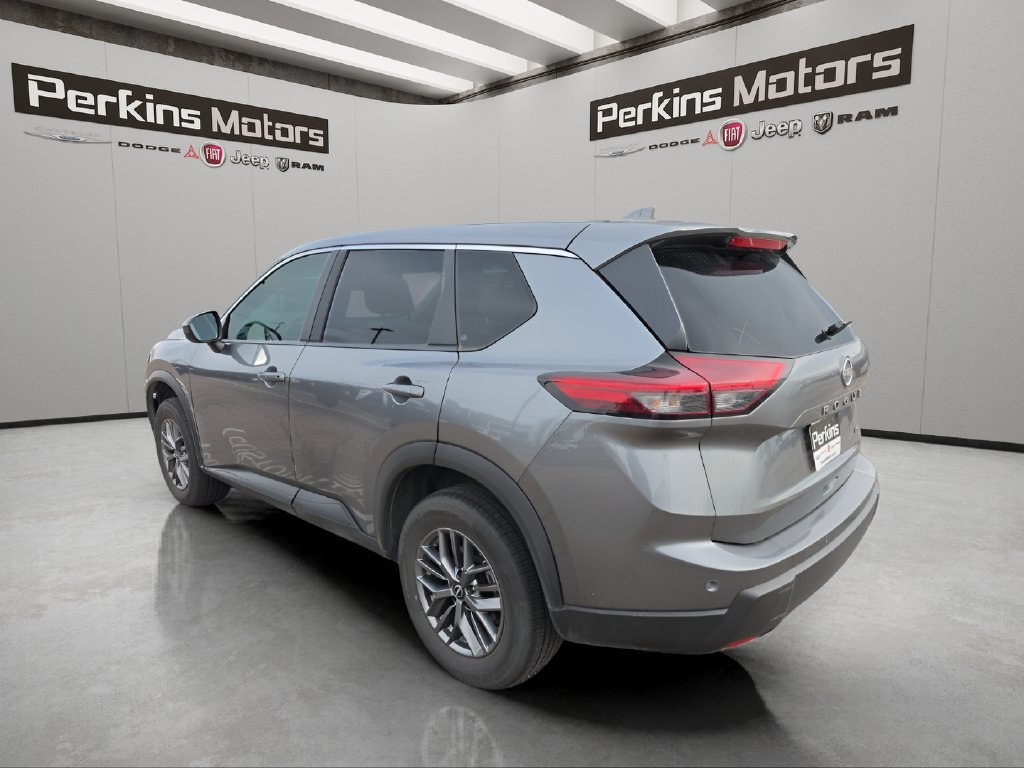 Used 2026 Nissan Rogue SV AWD/4WD image 3