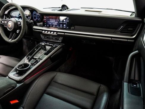 Used 2024 Porsche 911 Carrera image 23