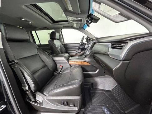 Used 2019 Chevrolet Suburban Premier AWD/4WD image 10