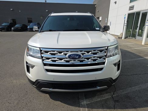 Used 2019 Ford Explorer XLT w/ Equipment Group 202A FWD image 4
