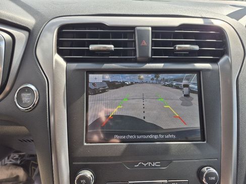 Certified 2020 Ford Fusion SE image 18