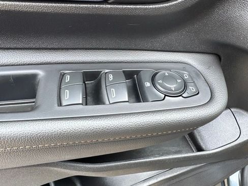 Used 2020 GMC Terrain SLE w/ Driver Convenience Package FWD image 9