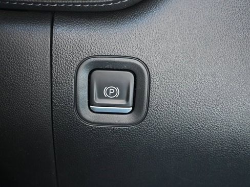 Used 2022 Chevrolet Silverado 1500 LT Trail Boss w/ Bed Protection Package image 40