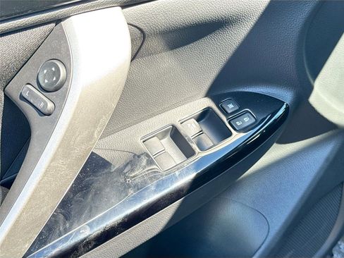 New 2025 Mitsubishi Eclipse Cross LE image 17