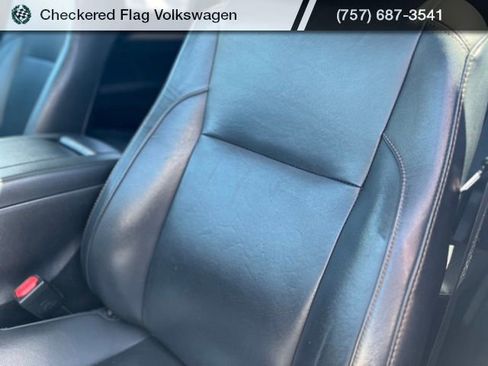 Used 2019 Toyota Highlander XLE AWD/4WD image 22