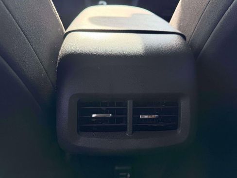 Used 2019 Chevrolet Equinox LT w/ Driver Convenience Package FWD image 13