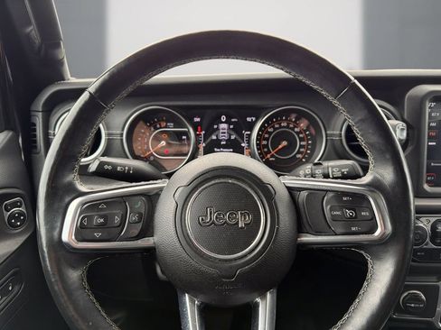 Used 2018 Jeep Wrangler Unlimited Sahara AWD/4WD image 18