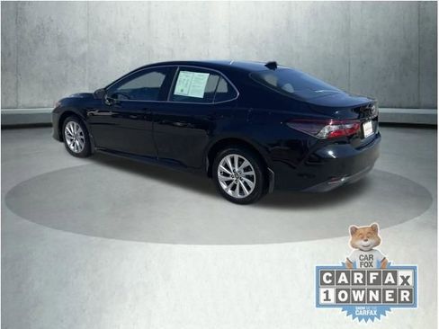 Used 2023 Toyota Camry LE AWD/4WD image 4