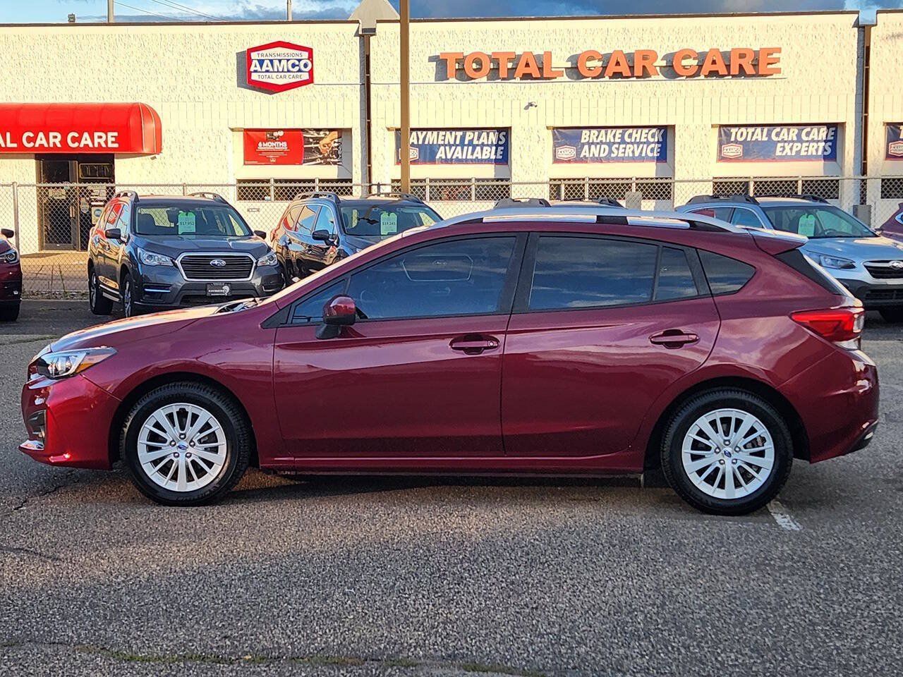 Used 2017 Subaru Impreza 2.0i Premium w/ BSD & Rcta/SRF/Eyesight AWD/4WD image 2