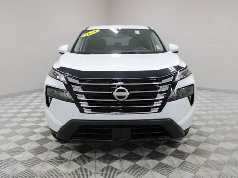 Used 2024 Nissan Rogue SV image 6