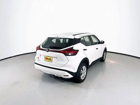 New 2025 Nissan Kicks Play S FWD image 7