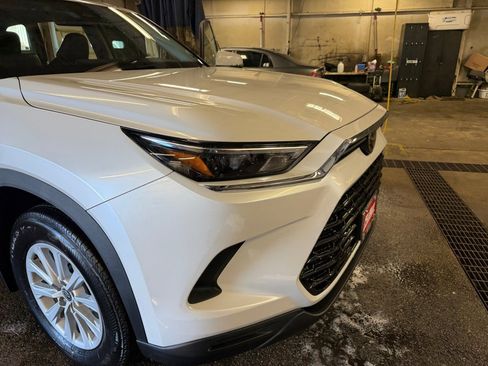 New 2026 Toyota Grand Highlander XLE image 24