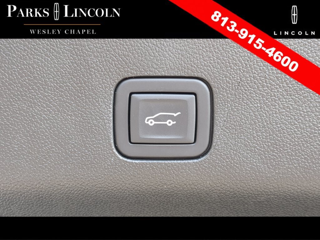 Used 2023 GMC Yukon Denali AWD/4WD image 9