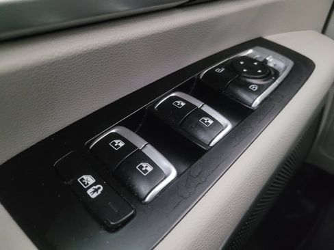 Used 2020 Kia Telluride S w/ S 8 Passenger Seating Package AWD/4WD image 27