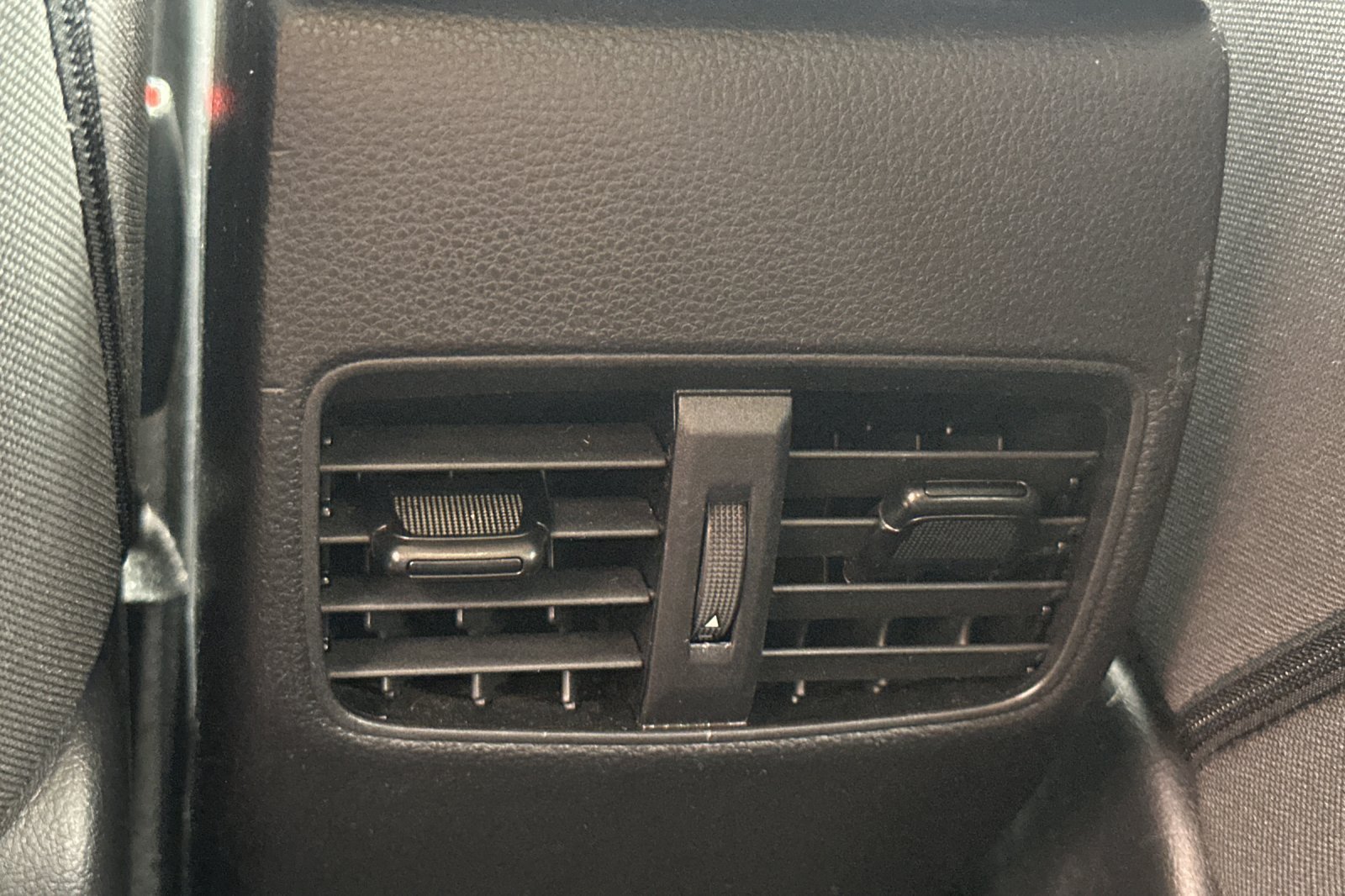 Certified 2025 Toyota Corolla Cross LE FWD image 16