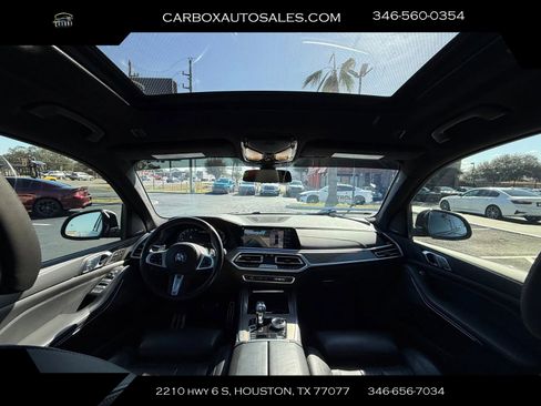 Used 2022 BMW X7 M50i image 9