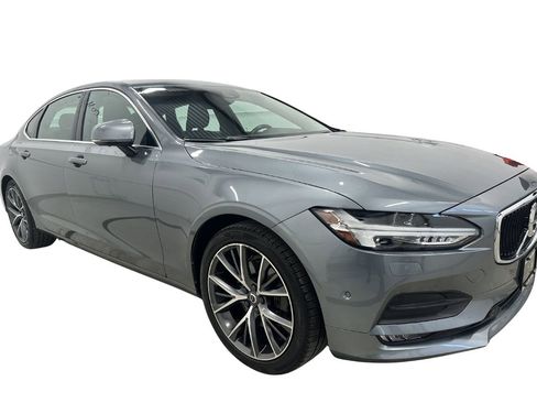 Used 2018 Volvo S90 T5 Momentum w/ Convenience Package image 3