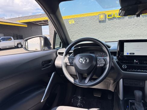 Used 2025 Toyota Corolla Cross AWD Hybrid image 23