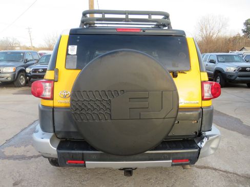 Used 2007 Toyota FJ Cruiser 2WD image 6