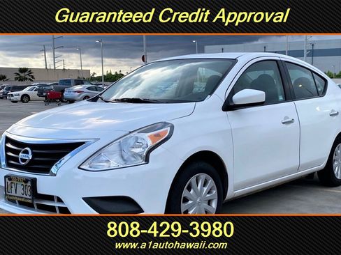 Used 2016 Nissan Versa SV image 1
