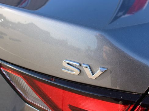 Used 2024 Nissan Sentra SV w/ SV Premium Package image 13