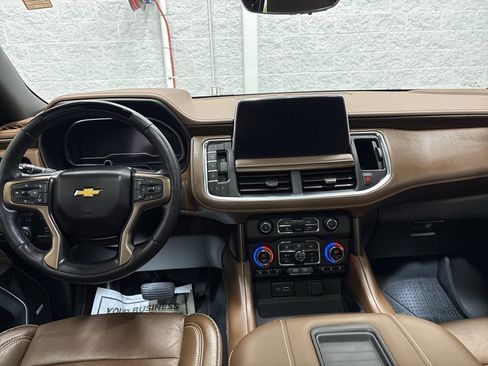 Used 2023 Chevrolet Suburban High Country w/ Advanced Technology Package image 10