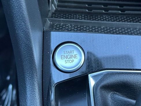 New 2026 Volkswagen Taos SE image 36