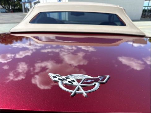 Used 2003 Chevrolet Corvette 50th Anniversary Edition w/ Preferred Equipment Group1 image 18