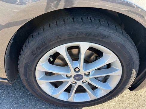 Used 2020 Ford Fusion SE image 21