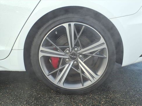 Used 2024 Genesis G70 2.5T w/ Sport Prestige Package image 9