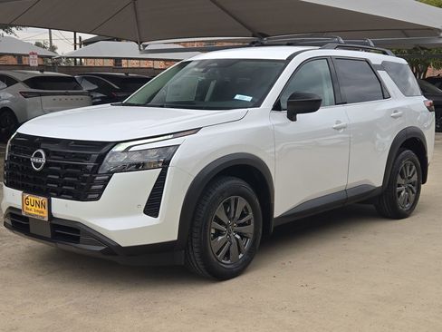 New 2026 Nissan Pathfinder SV image 7