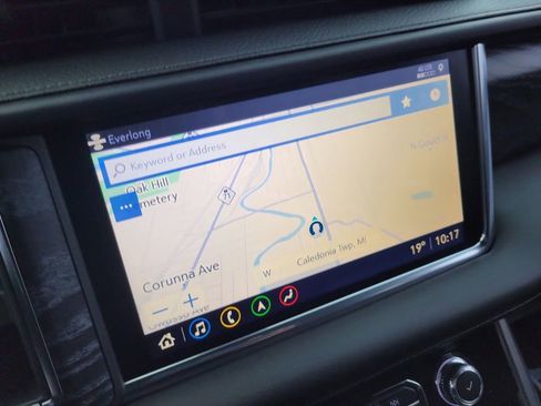 Used 2021 GMC Yukon Denali w/ Denali Premium Package image 14