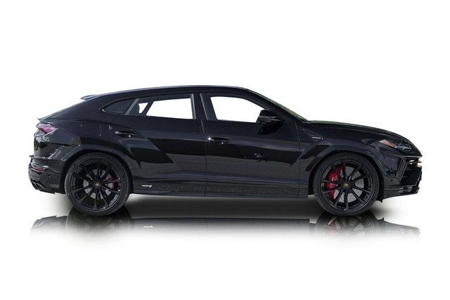 Used 2024 Lamborghini Urus S AWD/4WD image 2