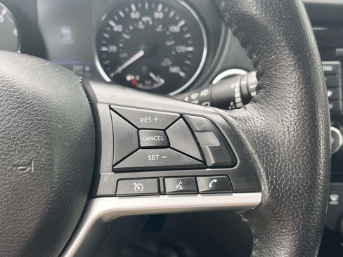 Used 2019 Nissan Rogue SV AWD/4WD image 22