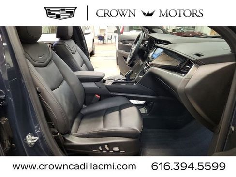 Certified 2025 Cadillac XT6 Premium Luxury image 35