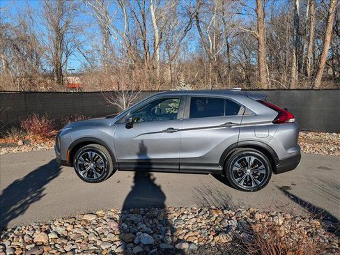 Used 2022 Mitsubishi Eclipse Cross SEL image 2