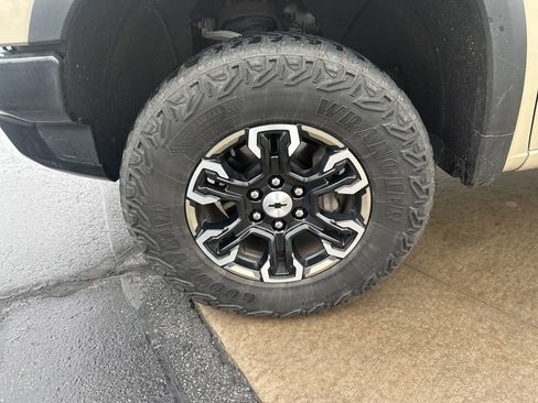 Used 2022 Chevrolet Silverado 1500 ZR2 w/ Technology Package image 9