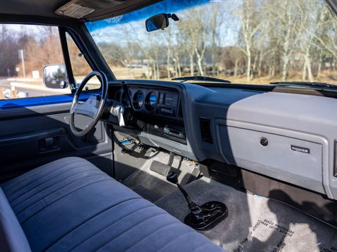 Used 1992 Dodge D/W Truck 250 image 36